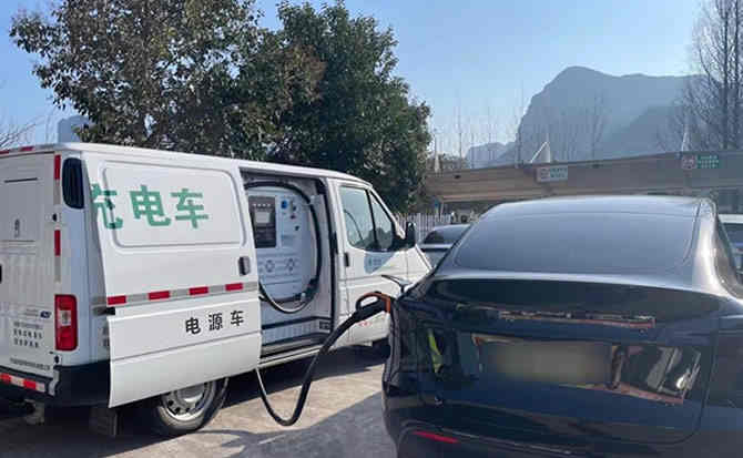 阿勒泰汽车搭电