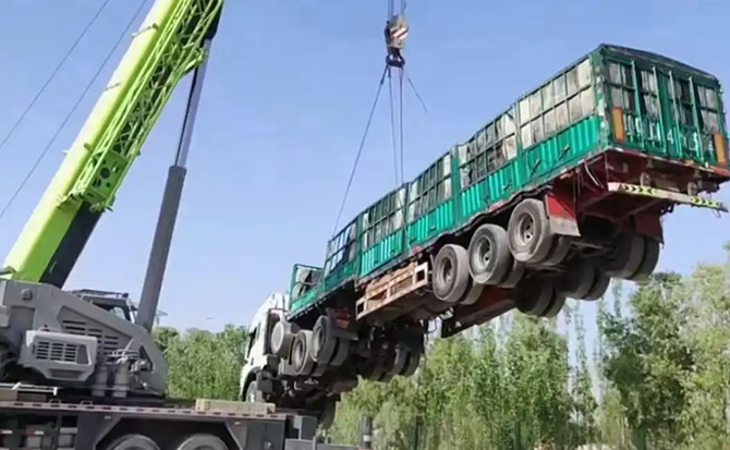 阿勒泰道路脱困救援案例